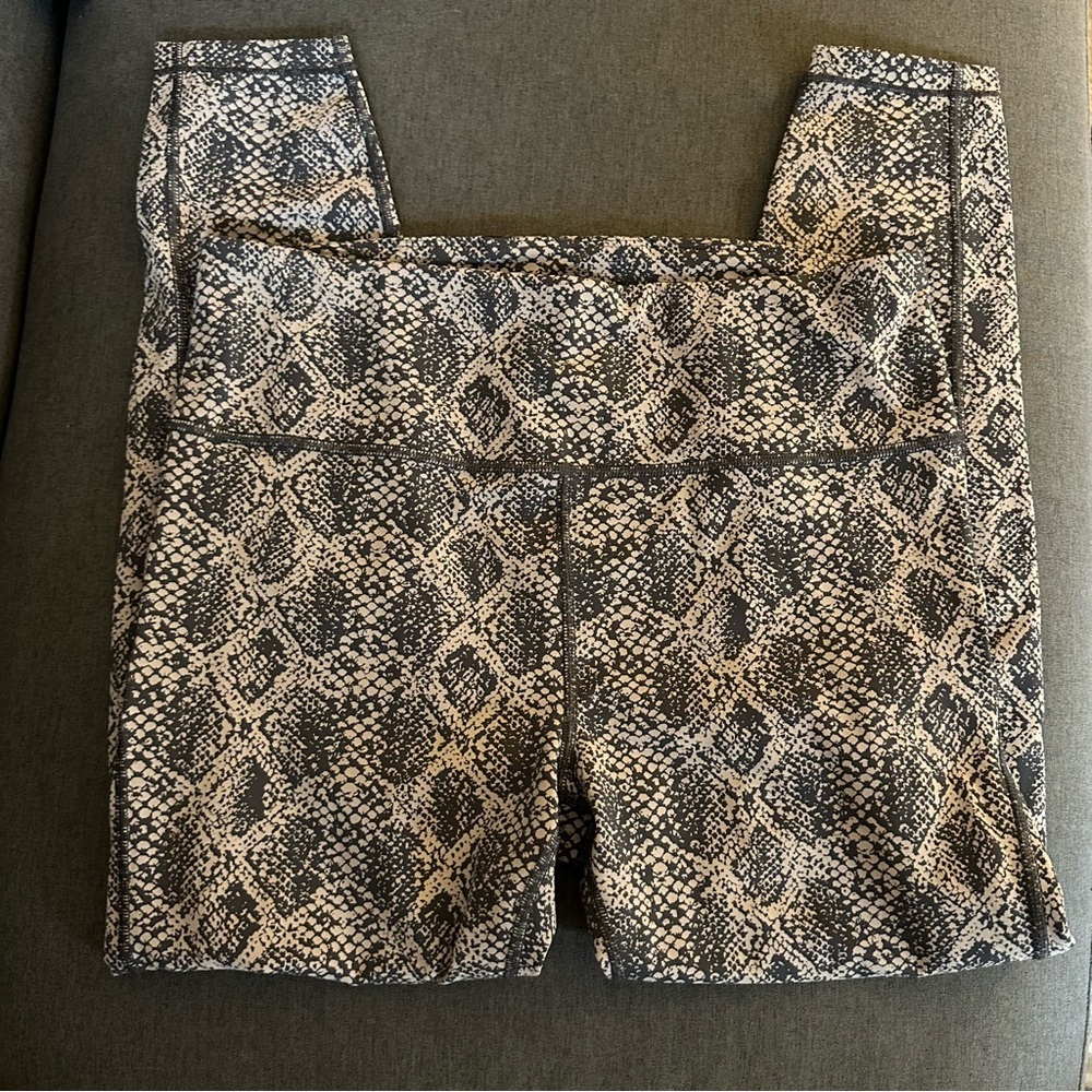Athleta Ultimate Stash Pocket 7/8 Snake Print Legging